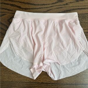 Find your pace short 3” lululemon strawberry milk shake size 6